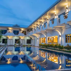 Adela Hotel
